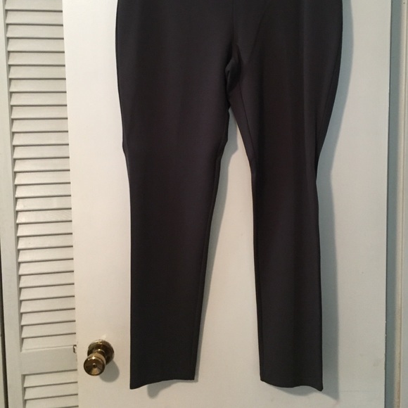 Cabelas pants - Picture 2 of 6